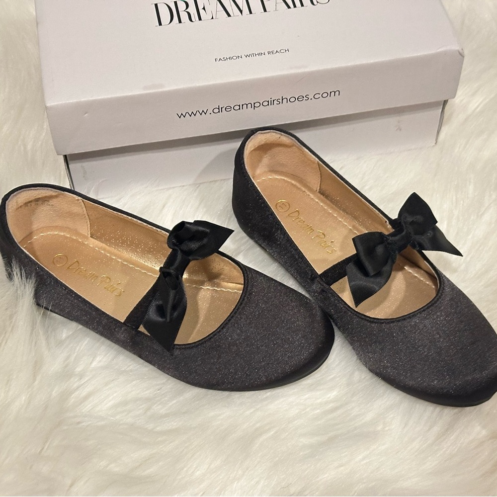 Dream Pairs Black Ballet Flats with Bow